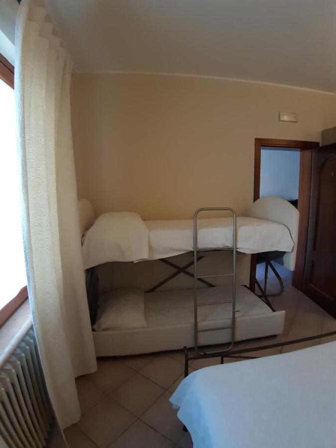 Sweet House Only Rooms Peschiera del Garda Exterior foto